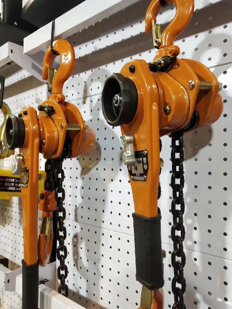 Choose Chain Block Lifting Equipment by Chain Material